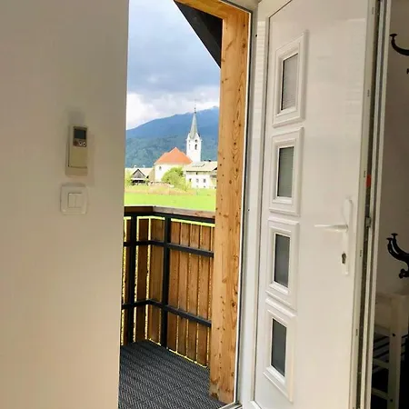 Avio Rooms Apartman *