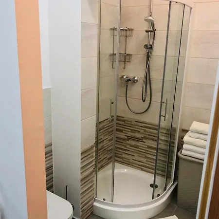 Avio Rooms *